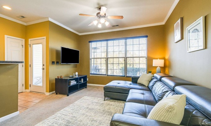 Morrisville House | Spacious Retreat Near RDU ~ Pool, BBQ, Fast Wi-Fi & Easy Self Check-In