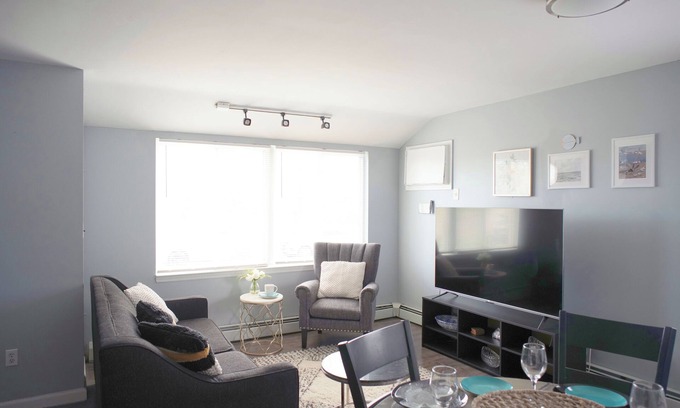 Arverne Apartment | Spacious Rockaway Retreat Surf & WFH-Ready3-BR apartment in charming Queens