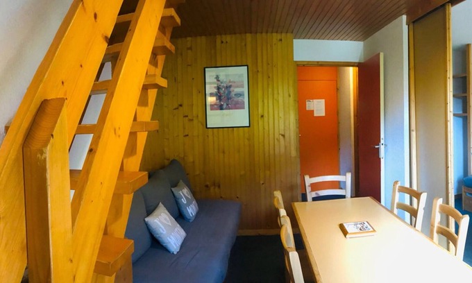 Montalbert Apartment | Spacious ski-in duplex, 6 pers, south-facing balcony