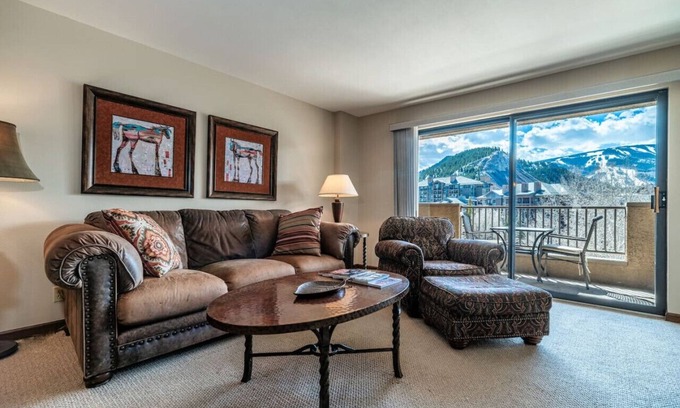 Avon Apartment | Spacious Seasons Vacation Home Steps To Lift