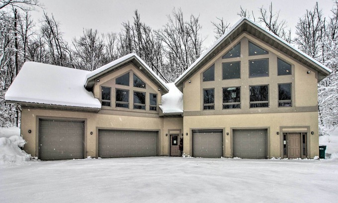 Cohasset House | Spacious & Secluded Home by Pokegama Lake!