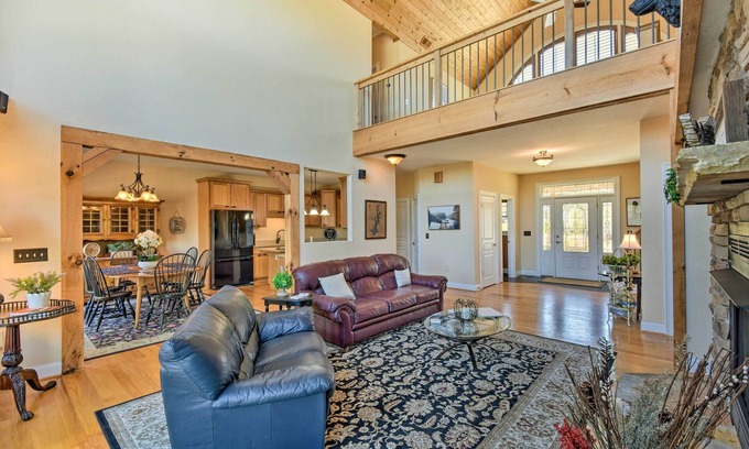 Seneca House | Spacious Seneca House ~ 7 Mi to Lake Keowee!