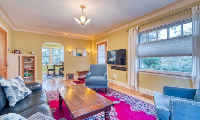 Cully House | Spacious & Serene w/Private Backyard + Treadmill!