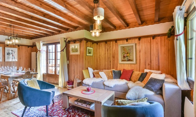 Les Gets Apartment | Spacious South-Facing Duplex in Quiet Chalet, 150m from Shuttle
