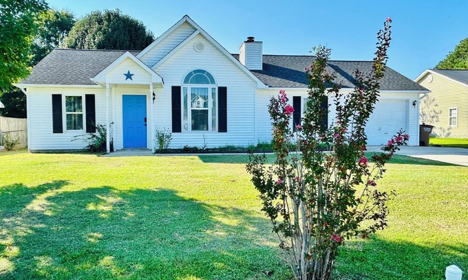 Piney Green House | Spacious Stay in Jacksonville – Minutes from Camp Lejeune & Beaches