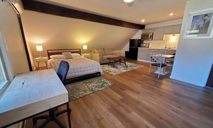 West Ashley Apartment | Spacious Studio in Forested Neighborhood, Quiet and Cozy