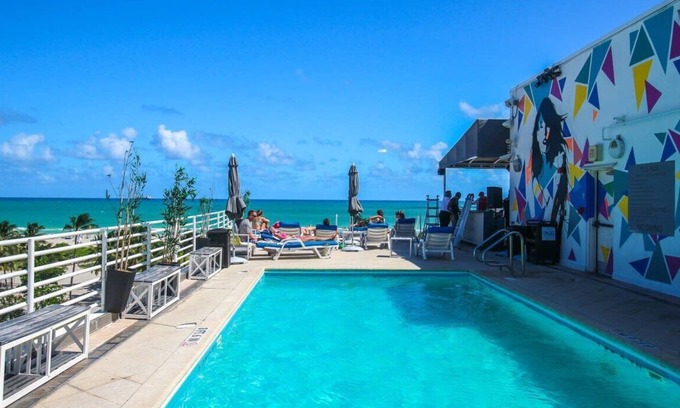 Miami Beach Condo | Spacious Studio - Roof Top Pool & Bar, South Beach