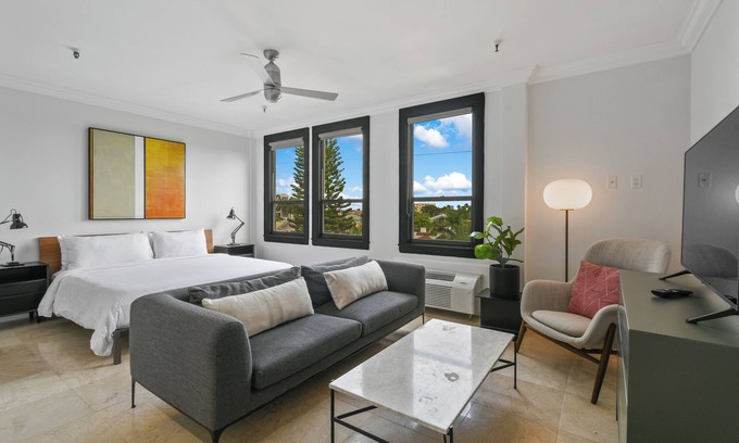 Palm Beach - West Palm Beach Condo | Spacious Studio - Tropical Tribeca. Pool, Minutes to Beach and Dining