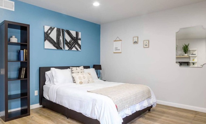 Valley Village Condo | Spacious Studio Universal Private Entry Patio Sleeps 4