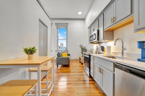 Downtown Louisville Apartment | Spacious Studio w Free Parking Near Hospitals