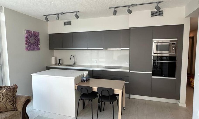 Mount Pleasant Apartment | Spacious & stylish 2 bedrooms condo