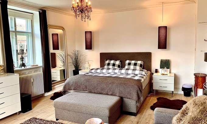 København NV Apartment | Spacious, Stylish Apartment, king-size beds, fast WiFi, office, close to centrum