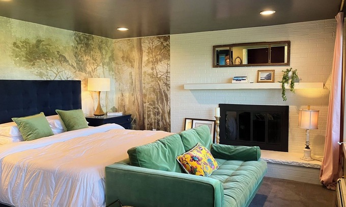 Lakewood House | Spacious Suite Mtn Views – Peaceful & Private