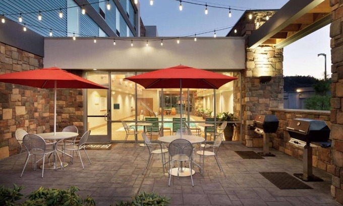 Southcenter House | Spacious suites and free airport shuttle