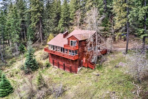Worley House | Spacious Sun-Up Bay Cabin, 20 Min to Downtown CDA!