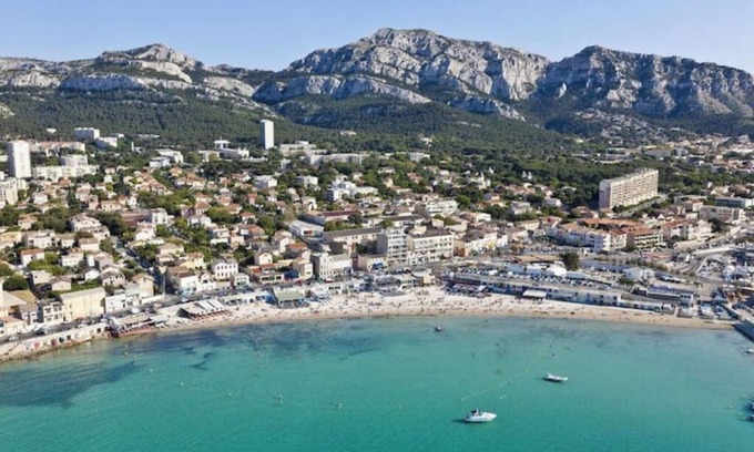 8th Arrondissement Apartment | Spacious T2 near the beach and calanques
