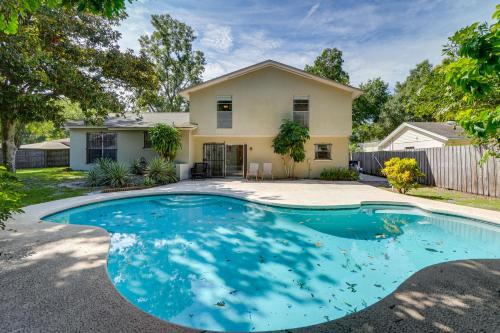 Bearss Plaza House | Spacious Tampa Vacation Rental about 7 Mi to Beach!
