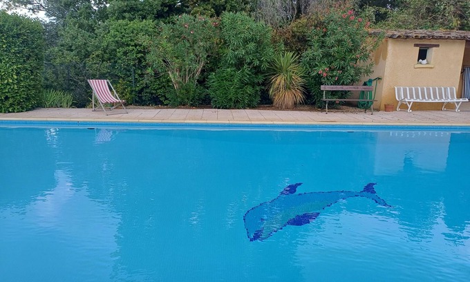Fontareches Villa | Spacious, tastefully decorated gite with private garden and communal pool at the gateway to Uzés
