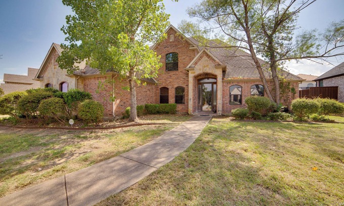 Sunnyvale House | Spacious Texas Retreat w/Community Pool