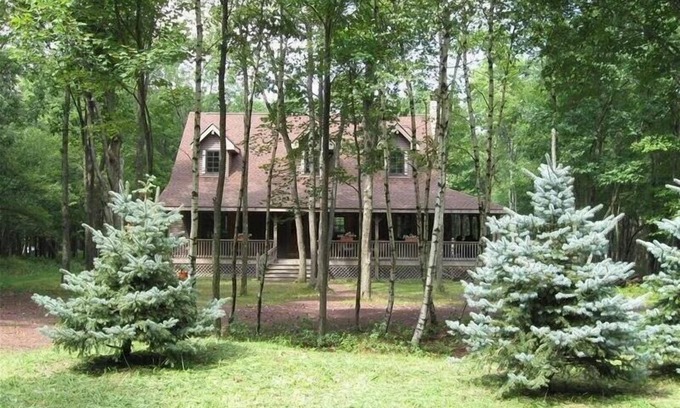 Albrightsville House | Spacious Timber Frame Cabin