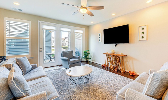 Frankford House | Spacious Townhome 2 Mi to Bethany Beach Boardwalk