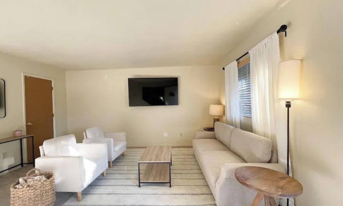 Peters House | Spacious townhome in Sonora