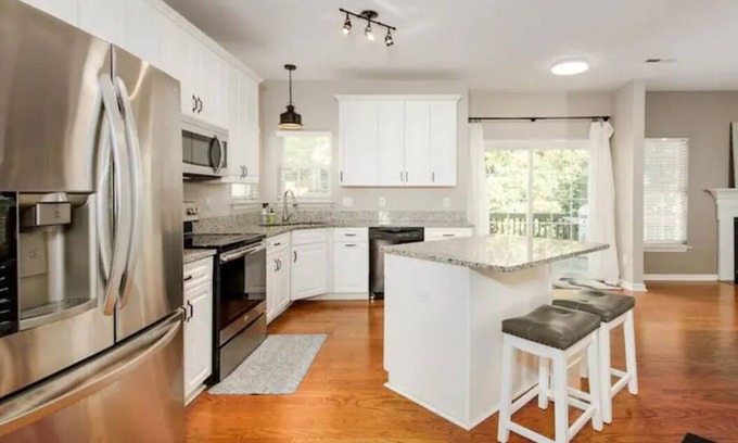 Conestee House | Spacious Urban House 4 B 2.5 Bath near Woodruff Rd