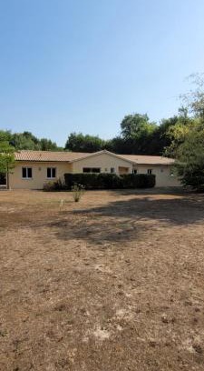 Saint-Vivien-de-Medoc Villa | spacious villa