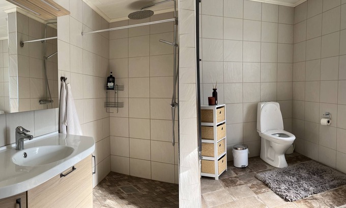 Enkoping Municipality Villa | Spacious villa with pool on private location