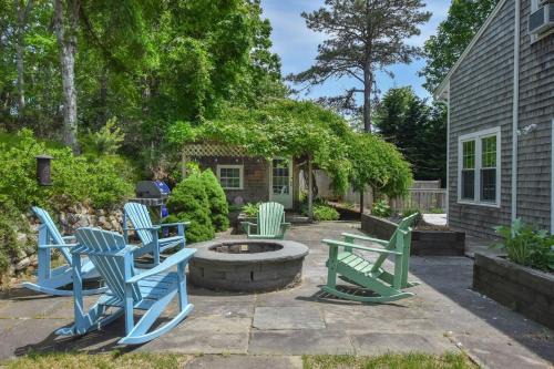 Chatham House | Spacious w Large Outdoor Area Fire Pit