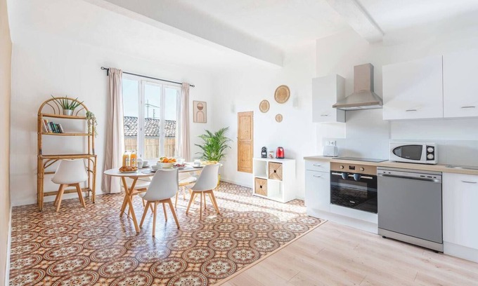 Pertuis Apartment | Spacious, warm and comfortable apartment