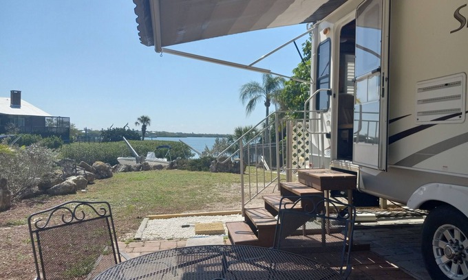 Bayshore Gardens House | Spacious Waterfront Luxury 1 Bdrm RV w/Pool-Spa-Near IMG-SCF