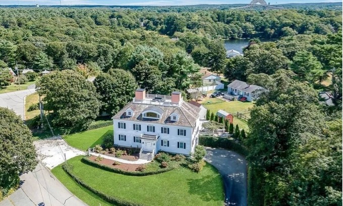 Buzzards Bay House | Spacious Waterview Home - Spa, Pool Table & Fireplaces – for Families & Reunion