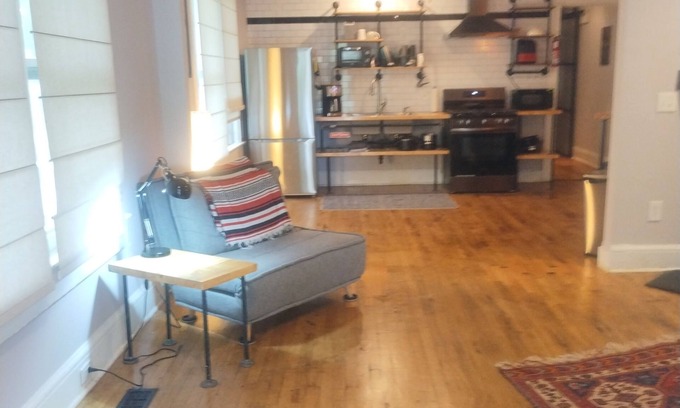 West End House | Spacious West End Atlanta studio with chefs kitchen, exotic bath, porch and WiFi