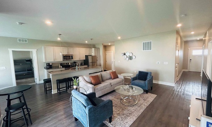 Grandville Apartment | Spacious, Wyoming MI Getaway- Minutes to GR