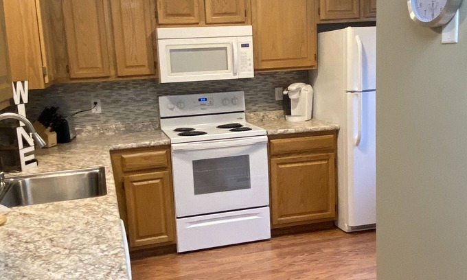 North Conway Condo | Spacious Year Round Condo Retreat to the White Mountains
