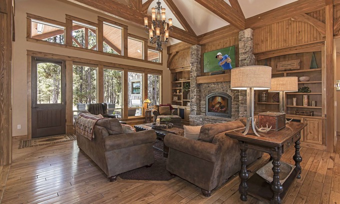 Sunriver House | Spaciously Well Appointed Luxurious Home in Caldera Springs, near Sun River OR