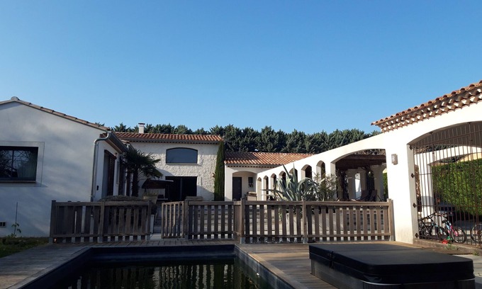 Pernes-les-Fontaines House | Spanish Ascienda-style villa on one level! Ideal for