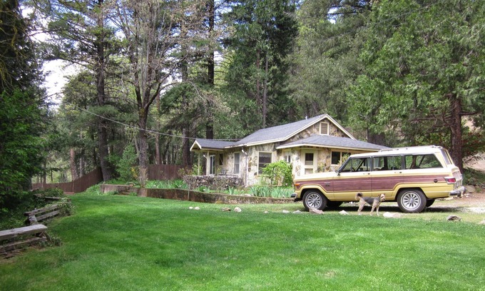Quincy Cottage | Spanish Creek Cottage Private Waterfront Year Round