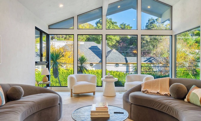 The Flats Villa | SPANISH MODERN VILLA IN BEVERLY HILLS