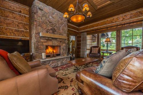Spanish Peaks House | Spanish Peaks Settlement Cabin