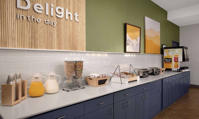 Greenwood Village Hotel | Spark by Hilton Denver Tech Center Greenwood Village
