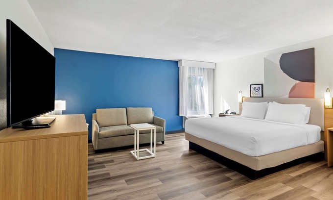 Winston - Salem Hotel | Spark by Hilton Winston-Salem University