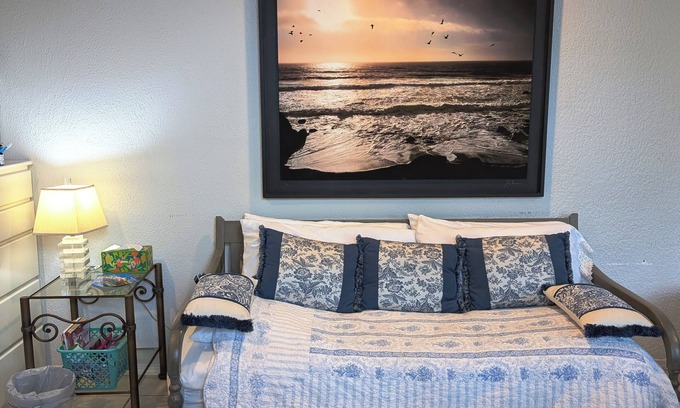 Brookings House | Sparkling Clean & Private! Ocean Views! Two Full Bathrooms! [6n7]
