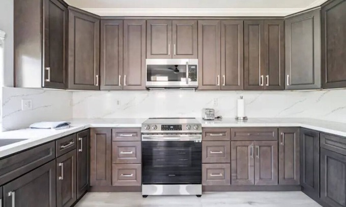 Clovis House | Sparkling Family Home in Clovis -walking distance to restaurants and shopping
