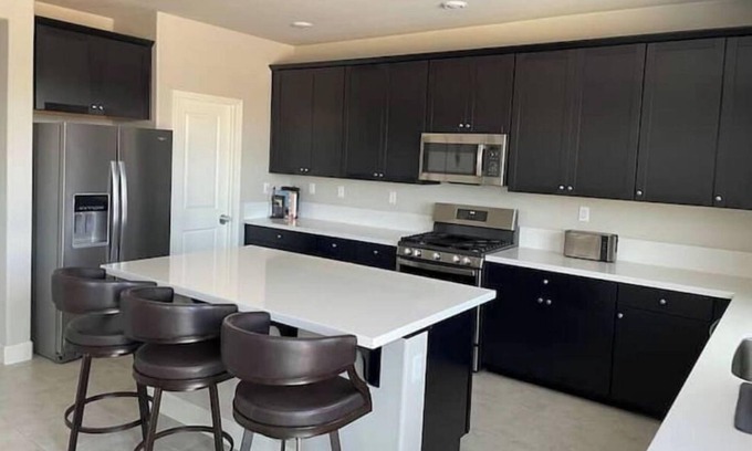Sparks House | Sparks/Reno - 4BD/2.5BA Getaway