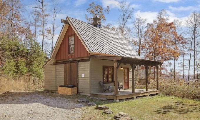Lupton City Cabin | Sparrow Nest, Hot Tub, 20 min. from downtown Chattanooga!