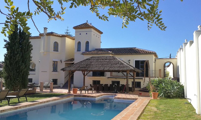 New Golden Mile Villa | Spatious 7 bedroom villa, recently renovated, near the beaches and Puerto Banus