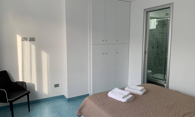 Historical Center Apartment | Spazioso appartamento vicino l' aeroporto.