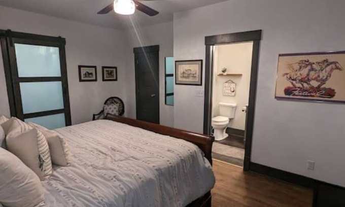 Clarksville House | Speakeasy close to Bourbon Row